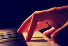 雷速体育-詹姆斯关键节点精彩发挥，西班牙队带队取胜！的简单介绍