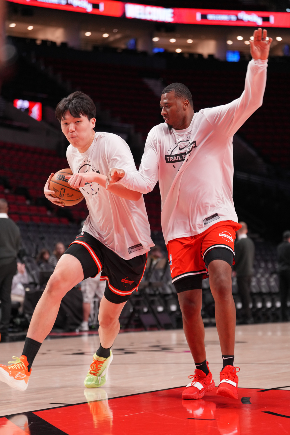 波特兰开拓者训练开放日，关键时刻完成体检引欢呼，NBA常规赛在即，细节决定成败的简单介绍