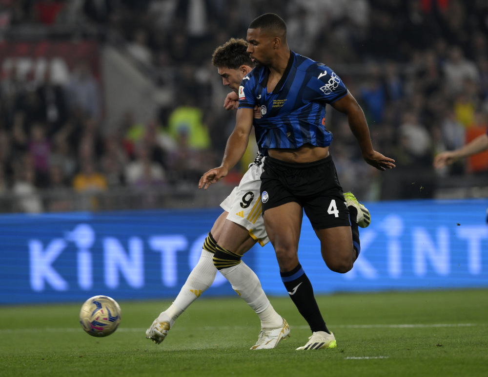 包含里程碑夜尤文图斯战术微调，意大利杯国际比赛日刷纪录，悬念犹存，控场能力受关注的词条